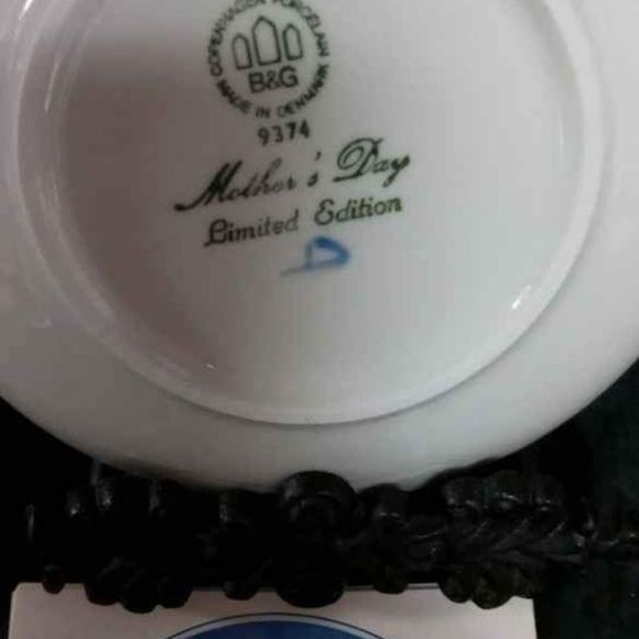 VINTAGE B&G BING & GRONDAHL 1974 MOTHER'S DAY DISPLAY PLATE - Picture 5 of 5